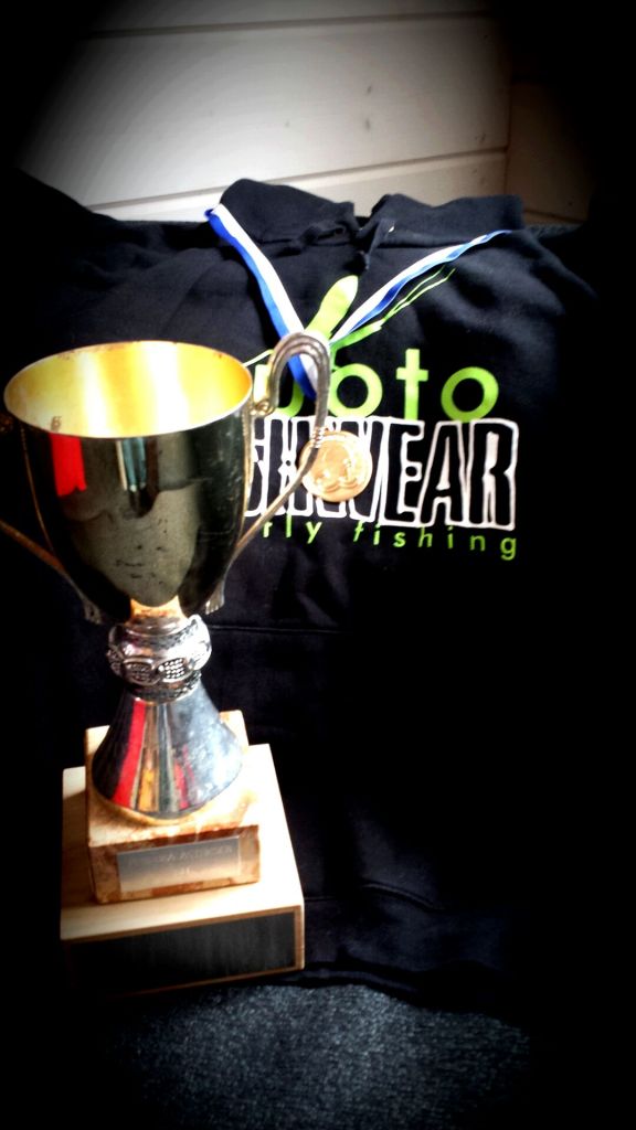 Atte Valkama voitti Suomemestaruuden kilpaperhokalastuksessa